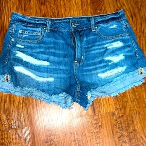 AE medium wash distressed jean shorts